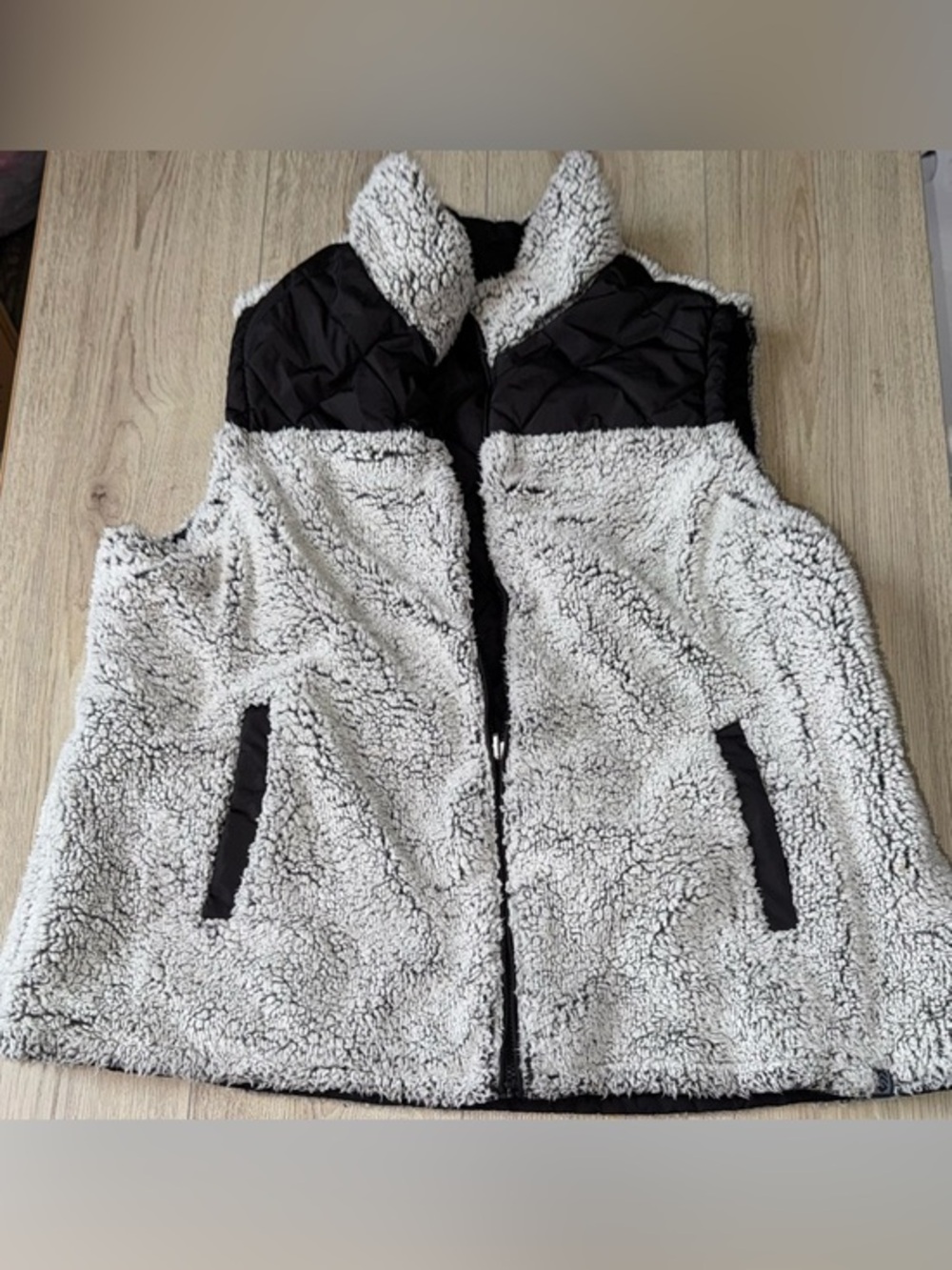 Free country black grey gray sherpa reversible vest